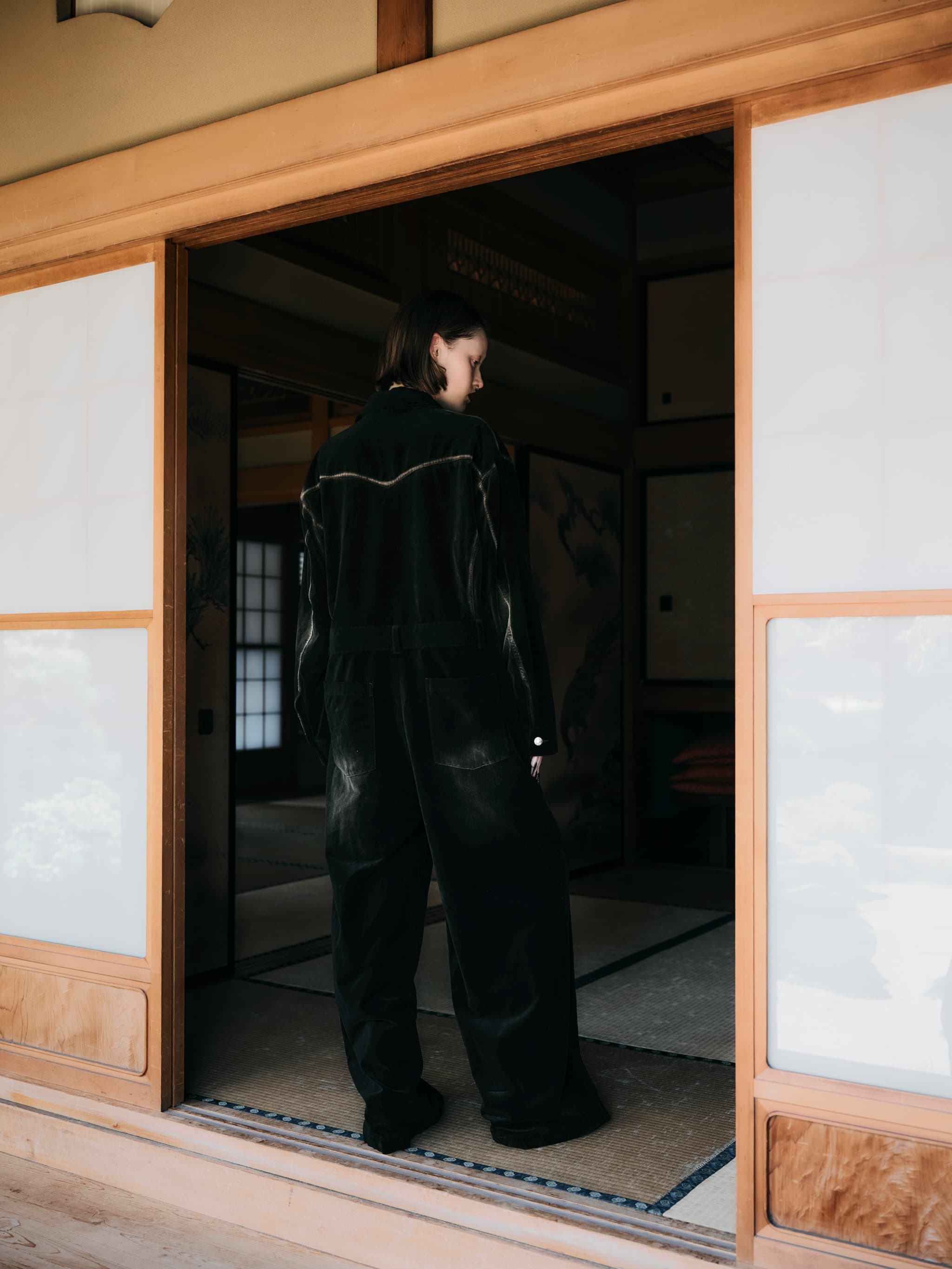 BLEACH OUT VELVET JUMP SUIT-BLACK×BEIGE – TAJEN:T