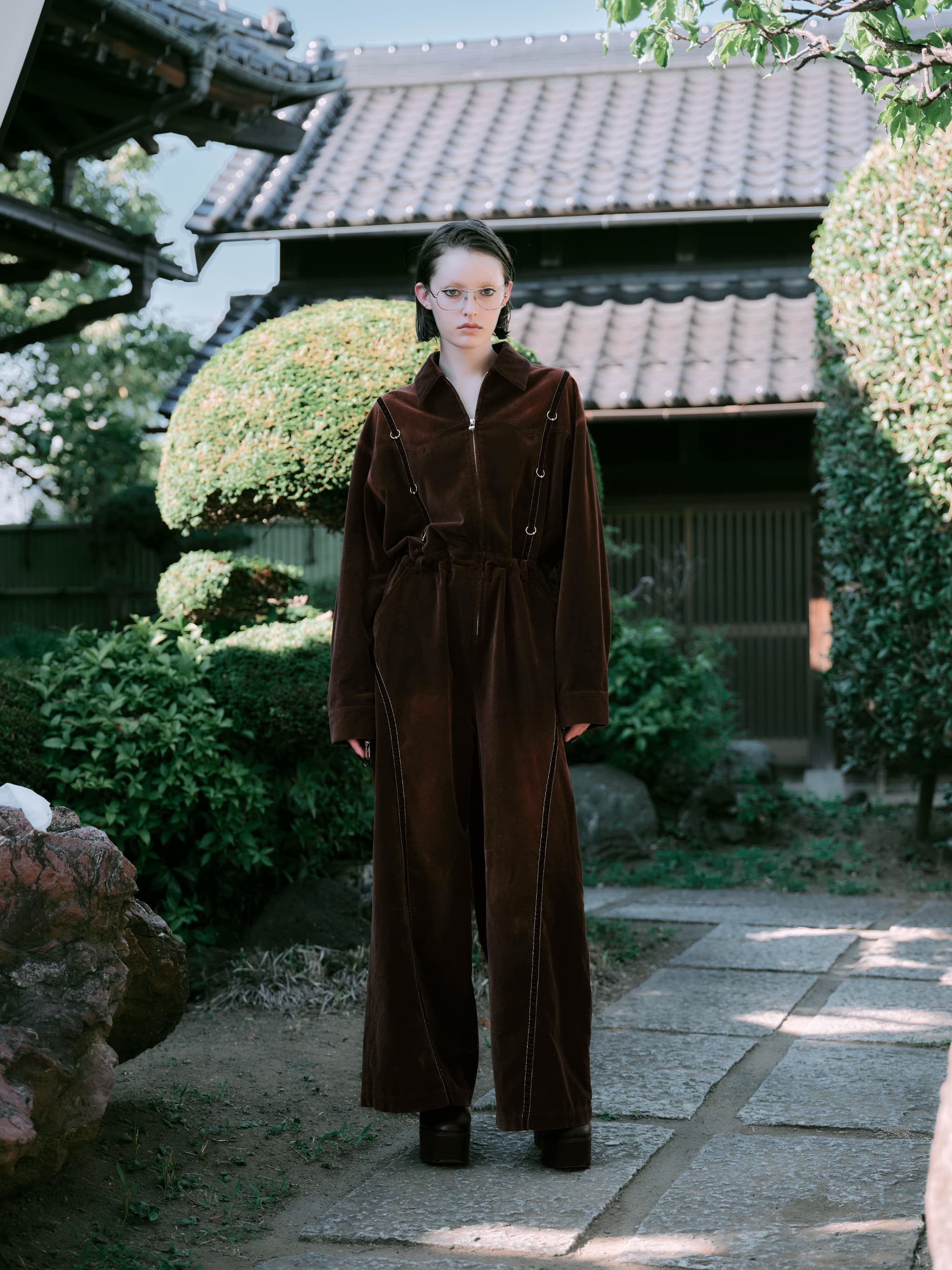 BLEACH OUT VELVET JUMP SUIT-BROWN – TAJEN:T