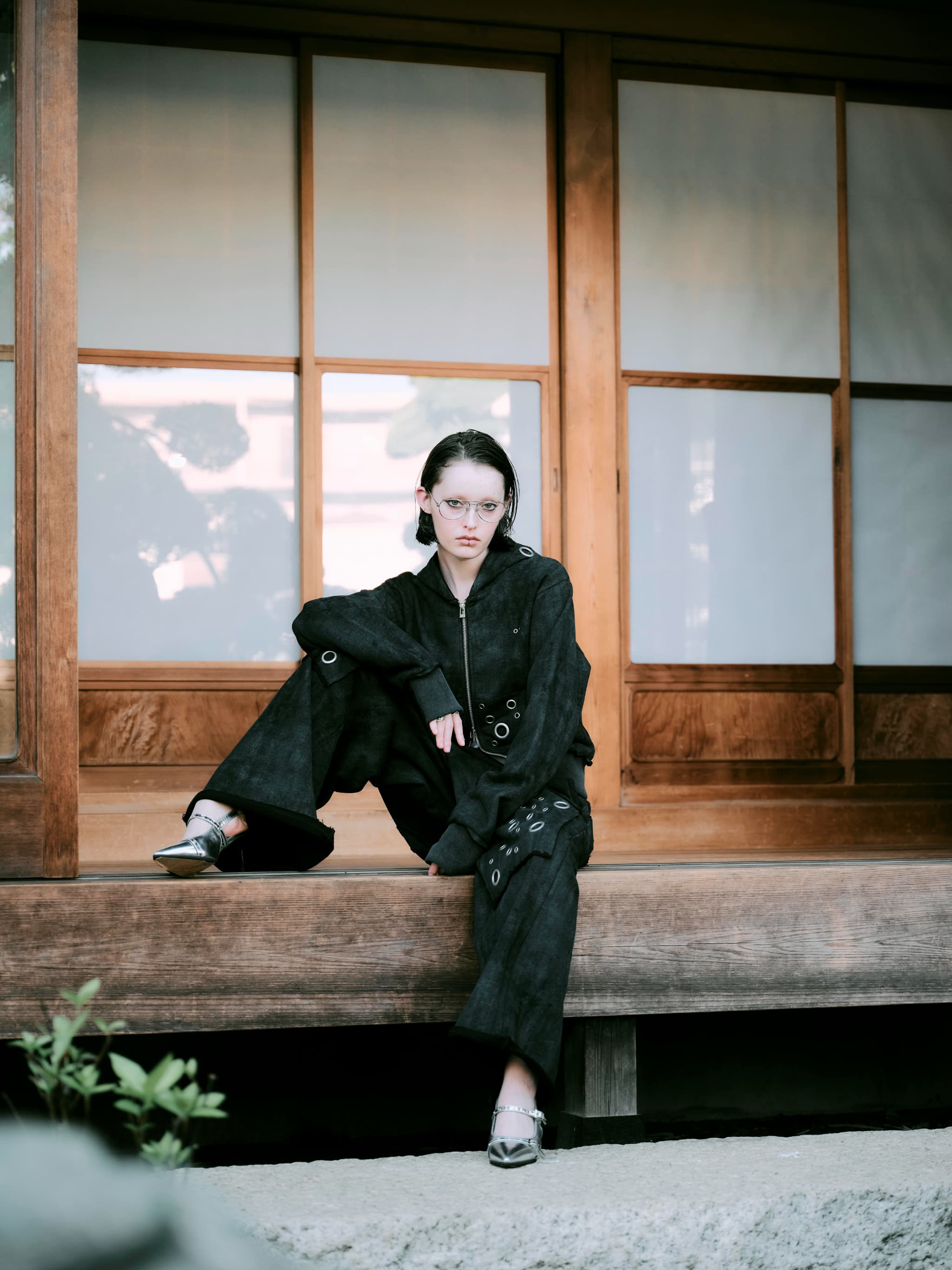 RE-STOCK】EYELET DESIGN ZIP UP HOODIE-CHARCOAL GRAY – TAJEN:T